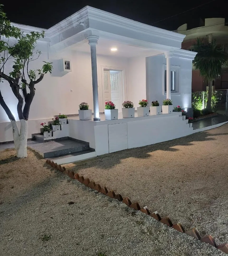 Vila Ademi Ksamil 0*,