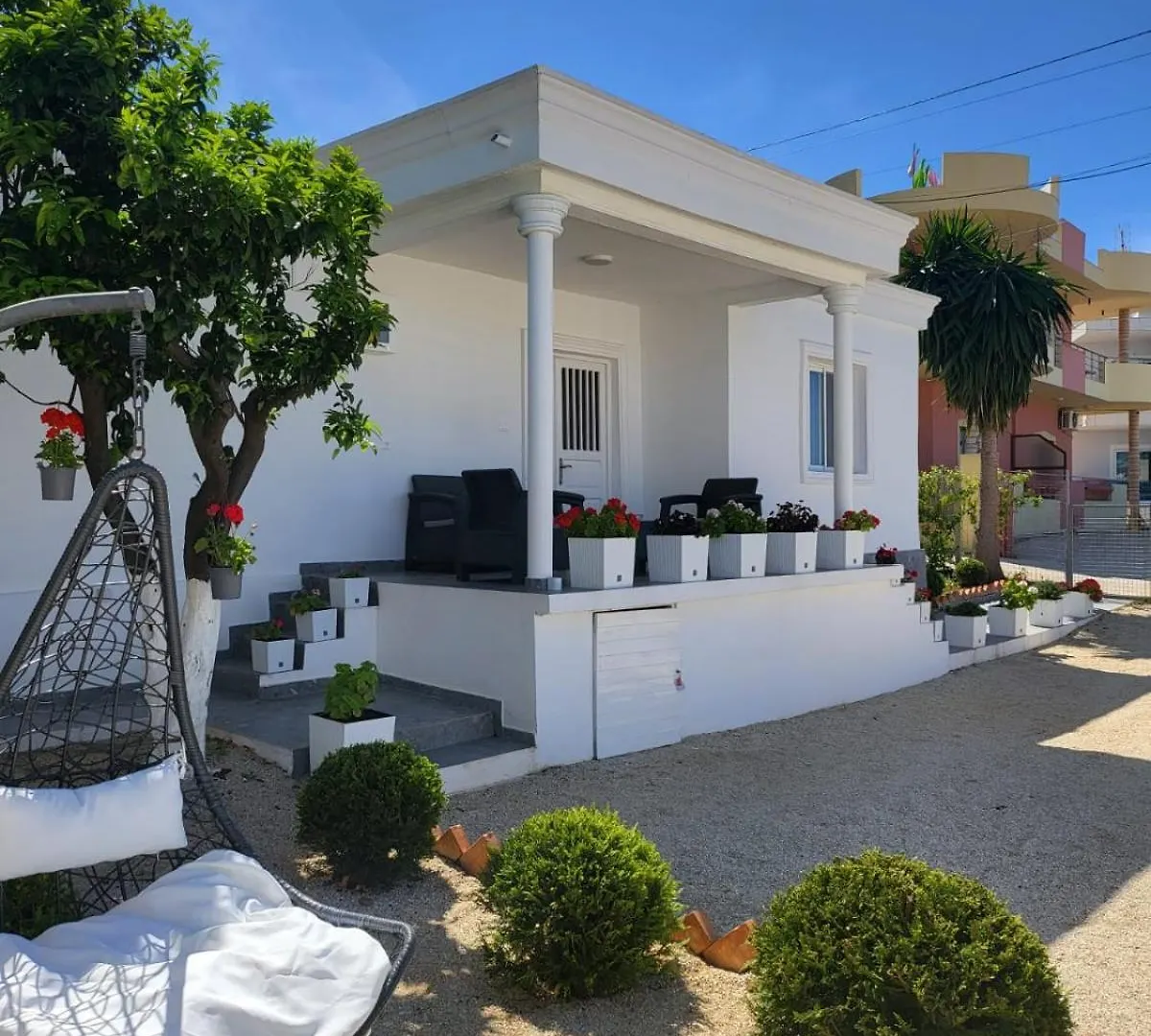 Vila Ademi Ksamil Albanien